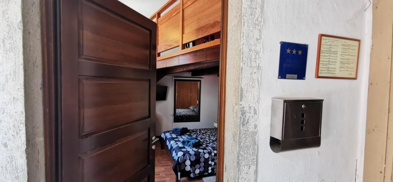 Studio Apartman Galerija Buzet Exterior foto